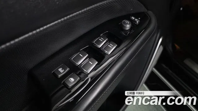 KGM Rexton 2019 thumb 4
