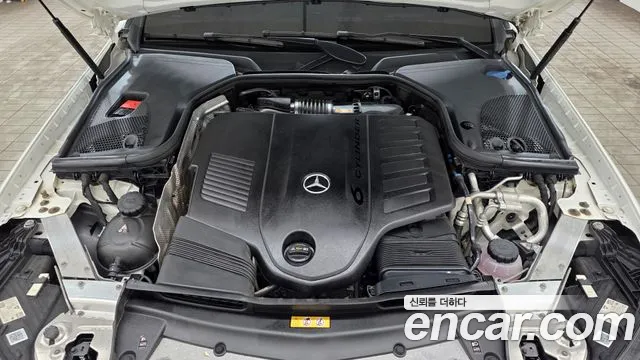 Mercedes-Benz E-Class 2021 thumb 5