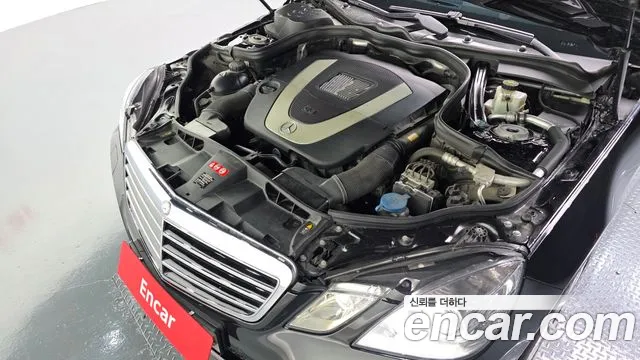Mercedes-Benz E-Class 2011 thumb 8