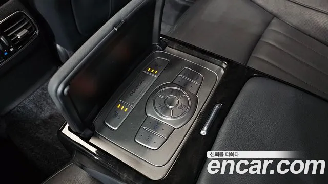 Hyundai Genesis 2013 thumb 9
