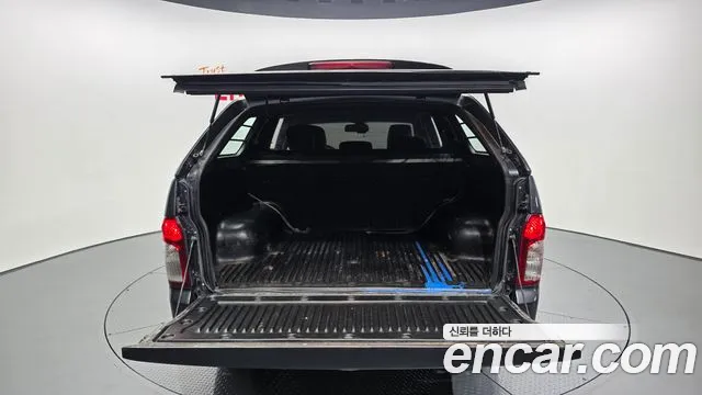 KGM Korando 2015 thumb 10