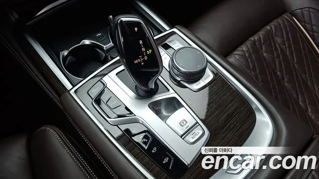 BMW 7 серии 2020 thumb 2