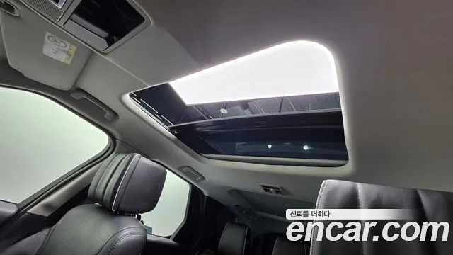 Land Rover Discovery 2017 thumb 3