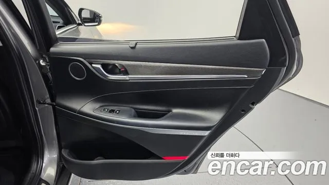 Hyundai Grandeur 2017 thumb 3