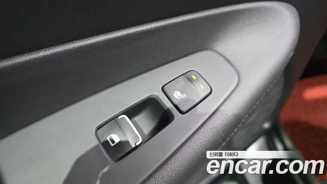 Hyundai Santa Fe 2018 thumb 3