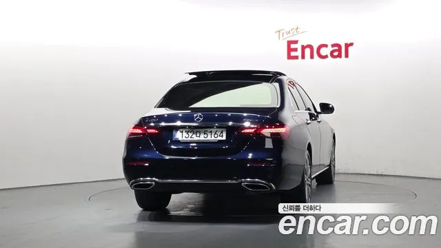 Mercedes-Benz E-Class 2021 thumb 7