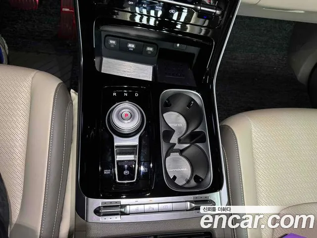 Kia Carnival 2022 thumb 10