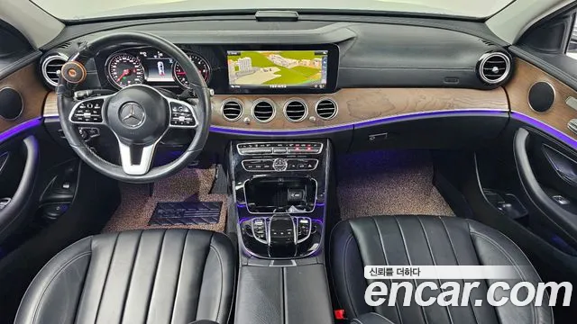 Mercedes-Benz E-Class 2019 thumb 8