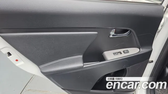 Kia Sportage 2013 thumb 10