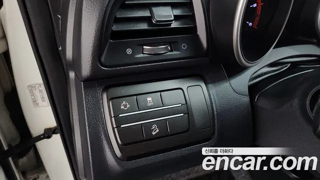 KGM Tivoli Air 2019 thumb 10