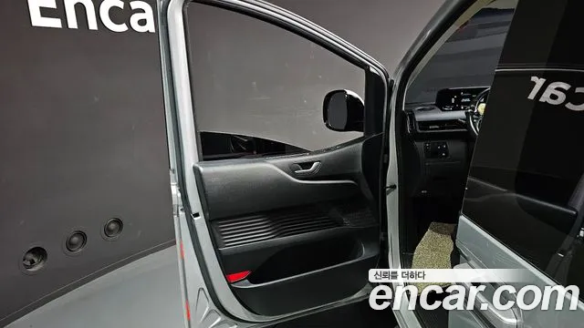 Hyundai Staria 2021 thumb 9