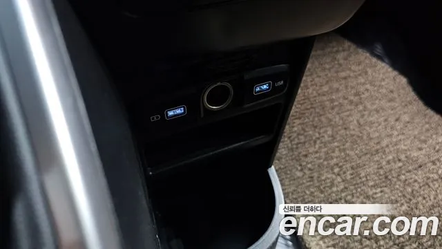 Hyundai Staria 2021 thumb 6