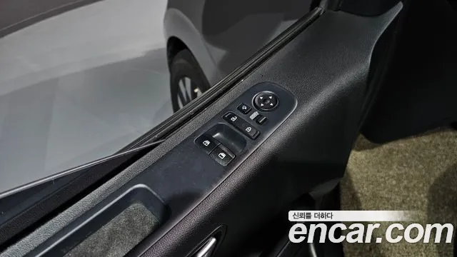 Hyundai Staria 2021 thumb 11