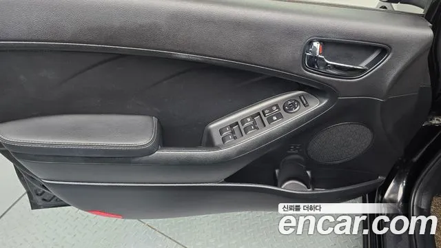 Kia K3 2015 thumb 6