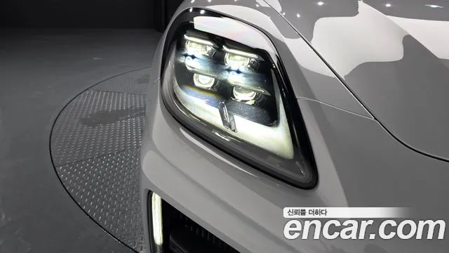 Porsche Panamera 2025 thumb 4