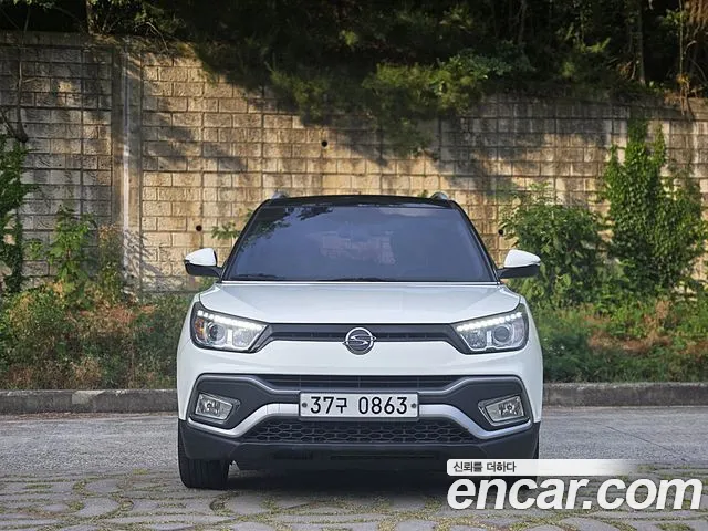 KGM Tivoli Air 2016 thumb 12
