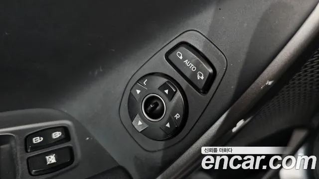 Hyundai Санта Фе 2014 thumb 12