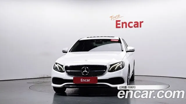 Mercedes-Benz E-Class 2017 thumb 3