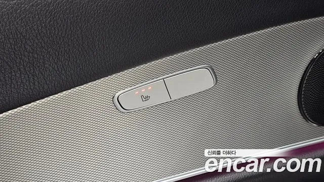 Mercedes-Benz E-Class 2017 thumb 11