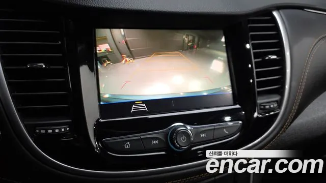 Chevrolet Trax 2020 thumb 2