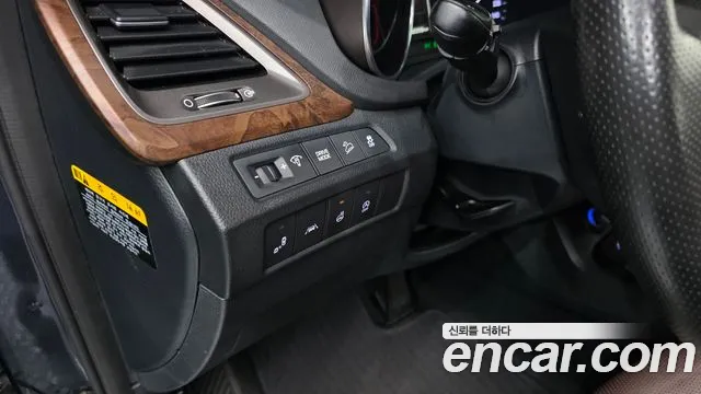 Hyundai Santafe 2017 thumb 12