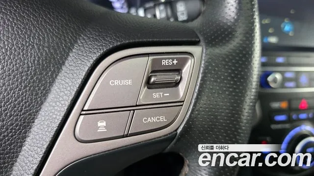 Hyundai Santafe 2017 thumb 10