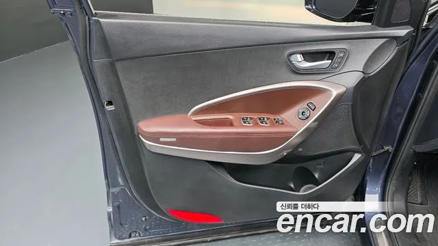 Hyundai Santafe 2017 thumb 3