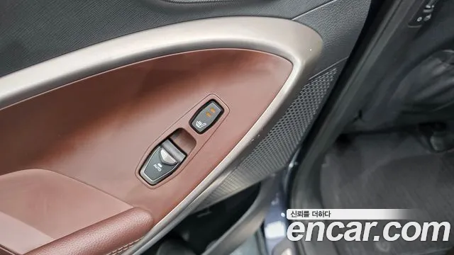 Hyundai Santafe 2017 thumb 2