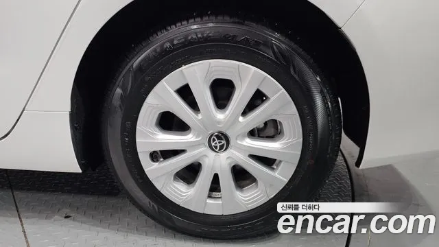 Toyota Prius 2022 thumb 8