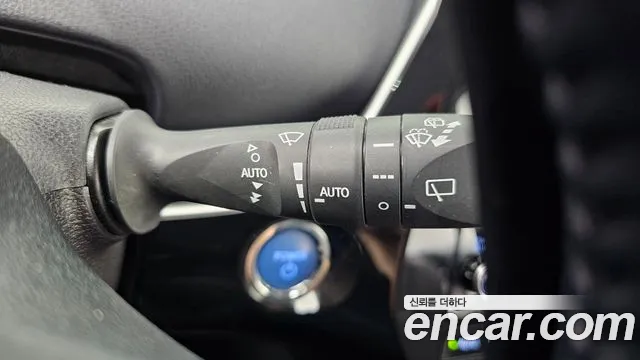 Toyota Prius 2022 thumb 3