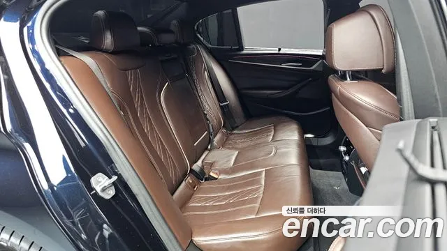 BMW 5 серии 2017 thumb 10