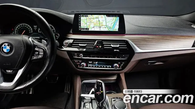 BMW 5 серии 2017 thumb 4