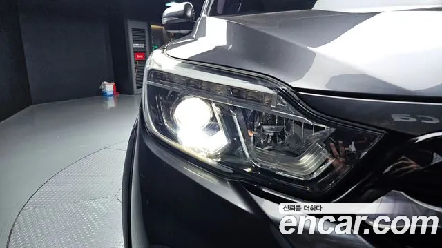 KGM Rexton 2018 thumb 10