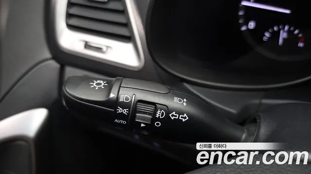 Hyundai Santafe 2016 thumb 12