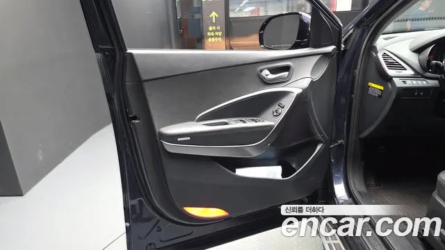 Hyundai Santafe 2016 thumb 10