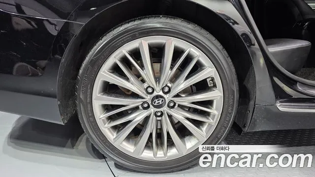 Hyundai Grandeur 2017 thumb 6