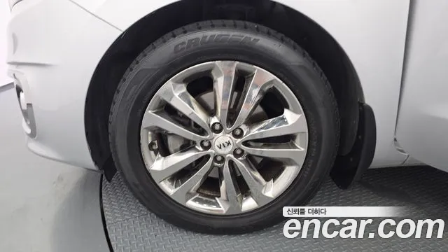 Kia Carnival 2015 thumb 3
