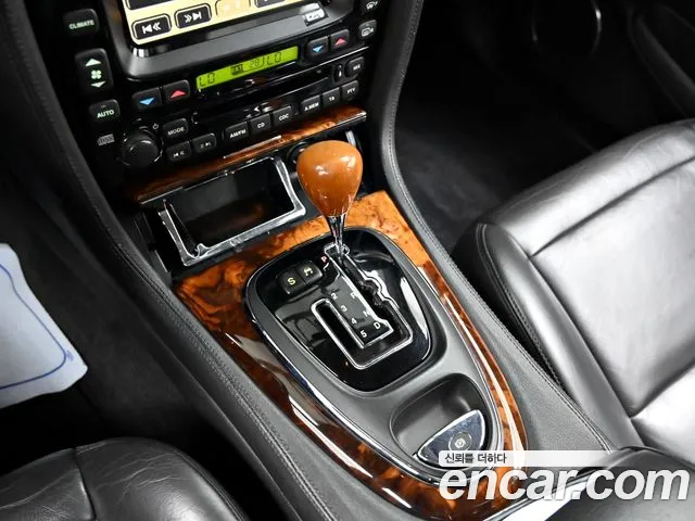 Jaguar XJ-8 2005 thumb 3