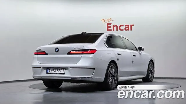 BMW 7 серии 2023 thumb 10
