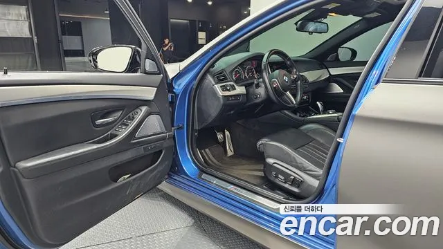 BMW M5 2015 thumb 2