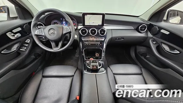 Mercedes-Benz C-Class 2018 thumb 7
