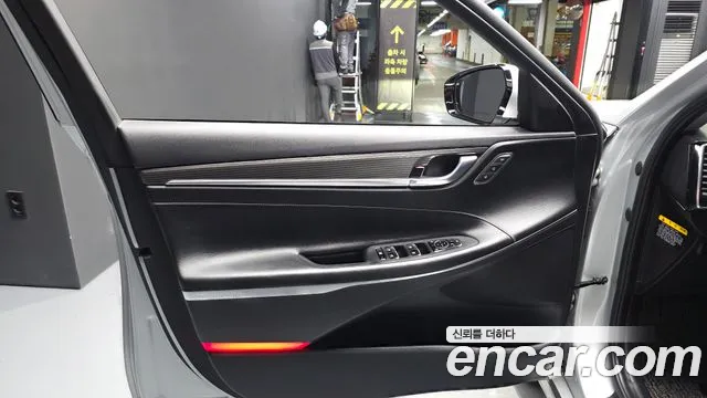 Hyundai Grandeur 2017 thumb 8