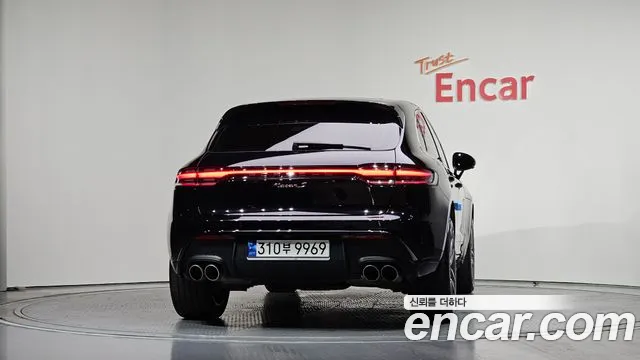Porsche Macan 2023 thumb 9