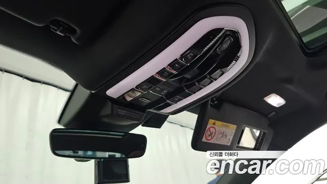 Porsche Macan 2023 thumb 6