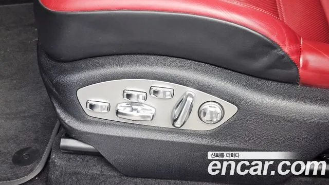 Porsche Macan 2023 thumb 8