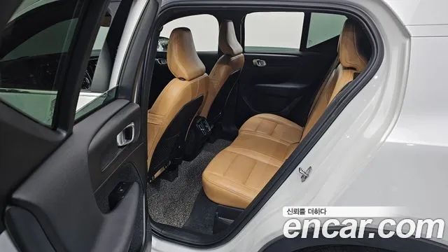 Volvo XC40 2021 thumb 5