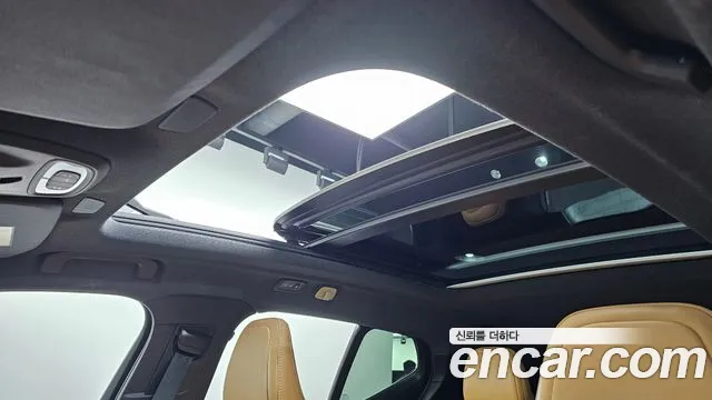 Volvo XC40 2021 thumb 4