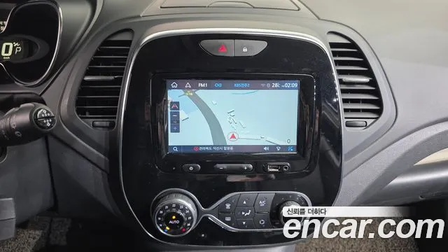 Renault QM3 2018 thumb 2