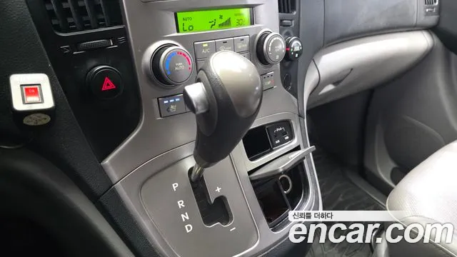 Hyundai Staria 2013 thumb 11