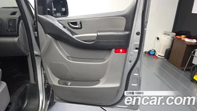 Hyundai Staria 2013 thumb 9